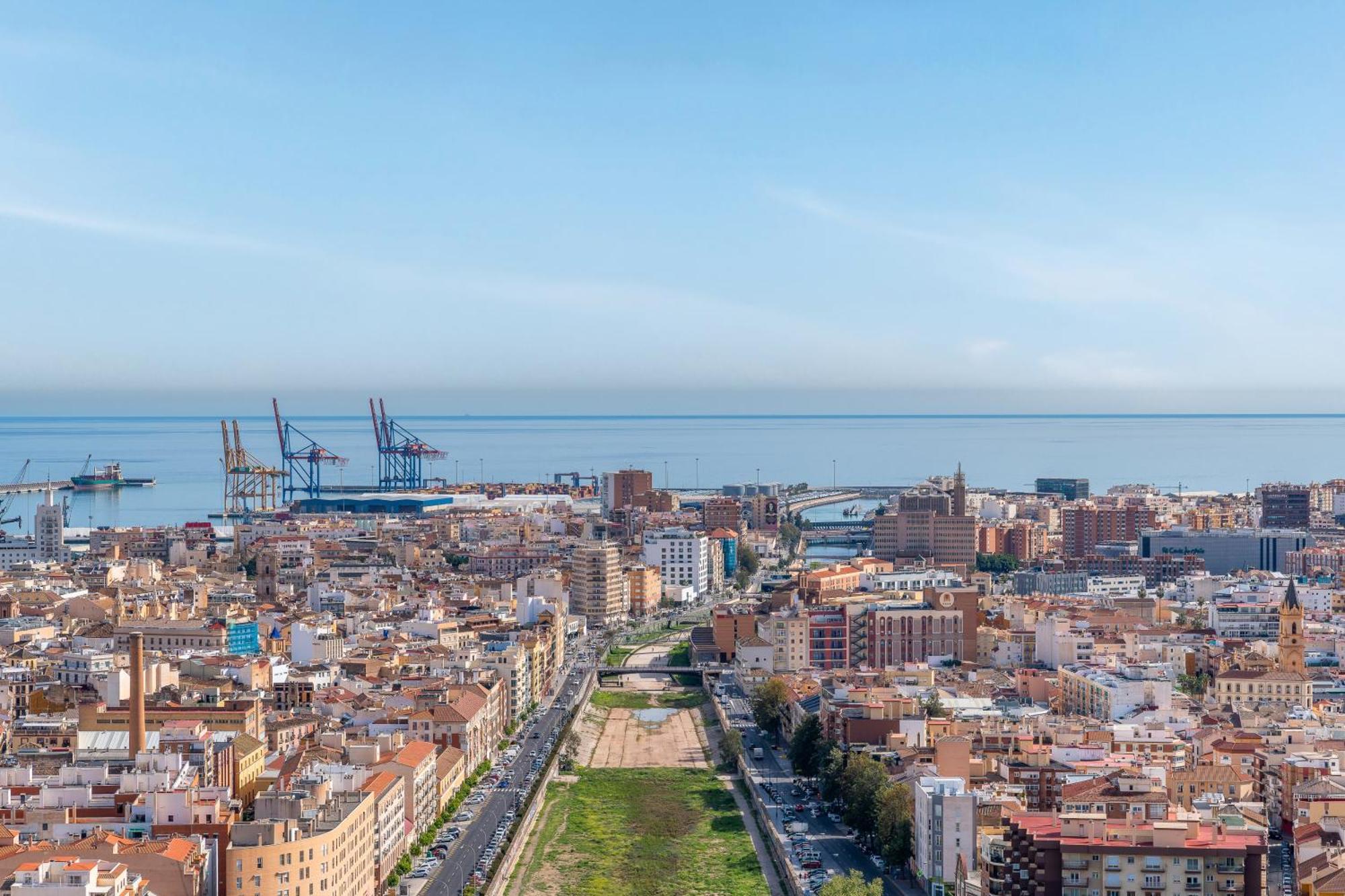 Malaga Tower View Apartment Luaran gambar