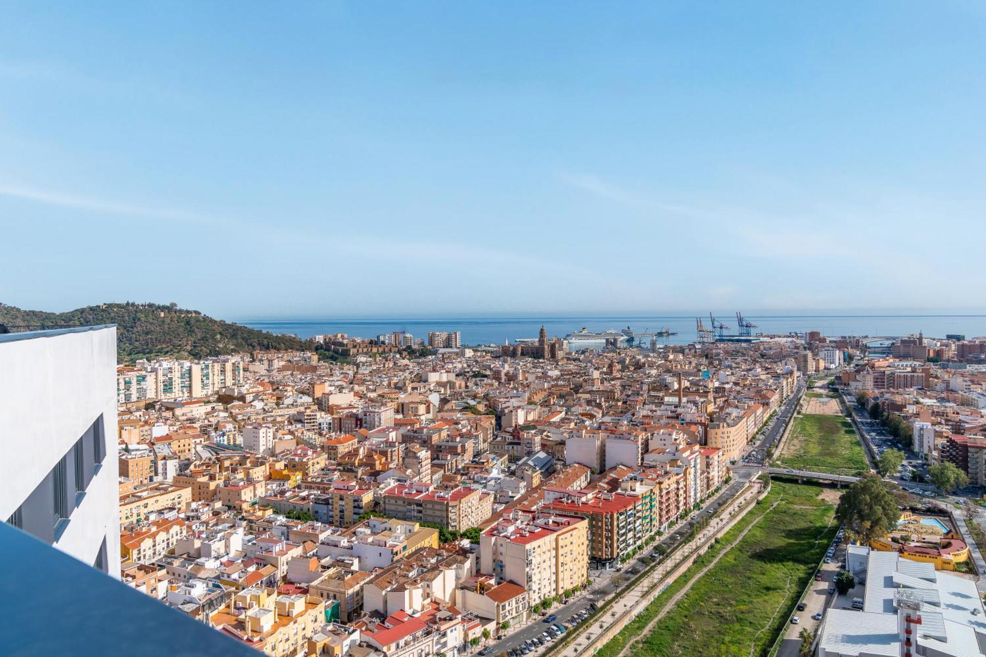 Malaga Tower View Apartment Luaran gambar